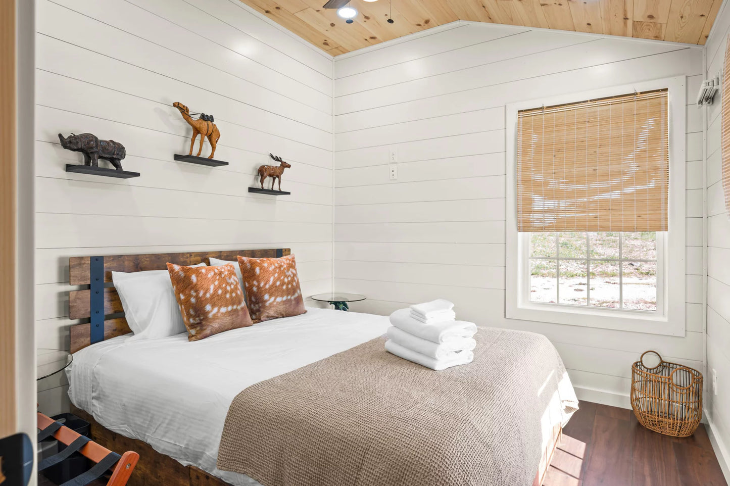 The Cumberland Crossing Cabin - ( VERMONT PRICING )
