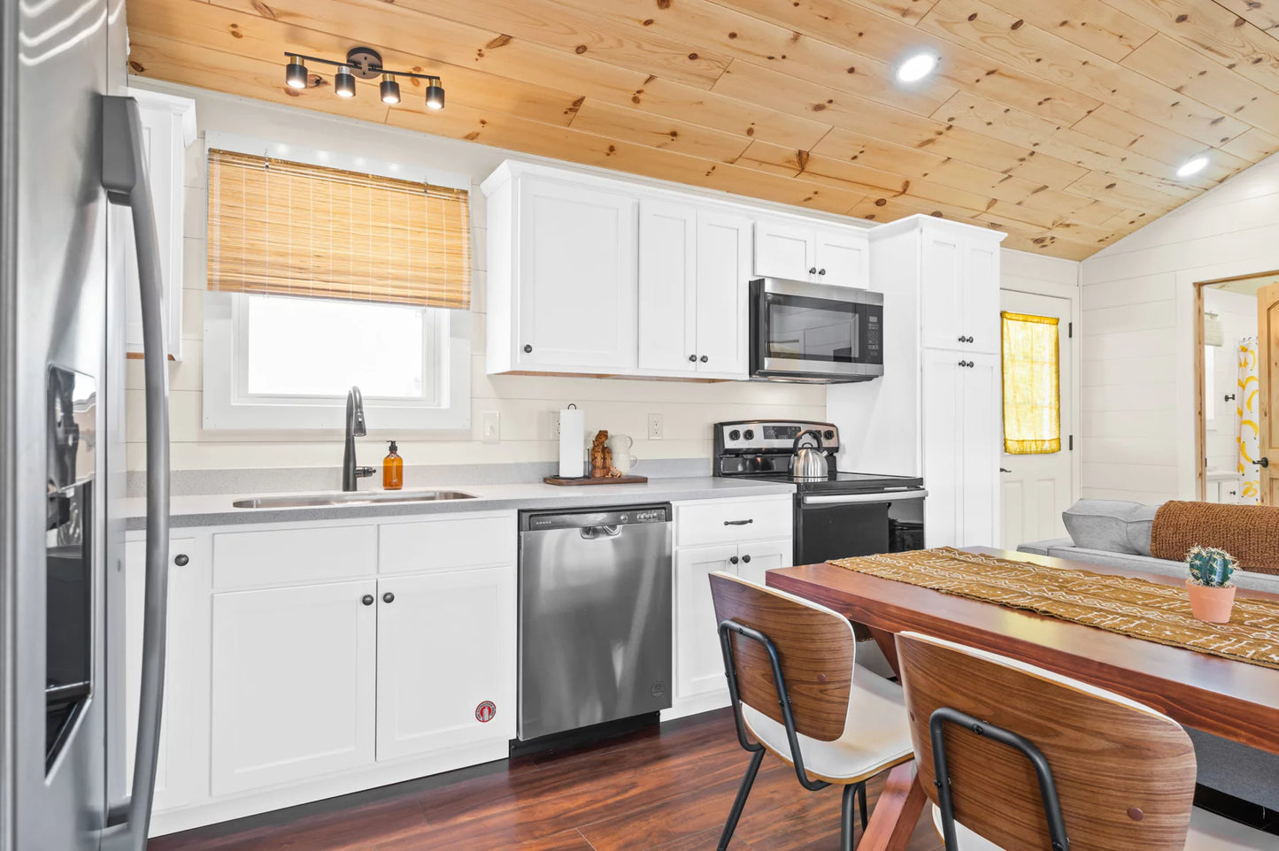 The Cumberland Crossing Cabin - ( MISSOURI PRICING )