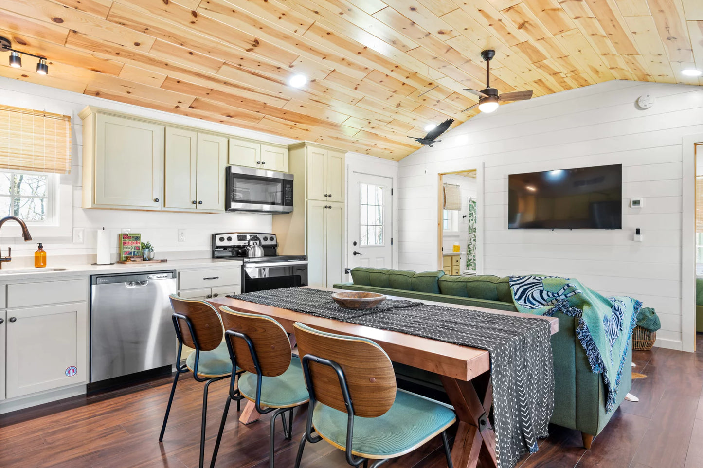 The Cumberland Crossing Cabin - ( MISSOURI PRICING )