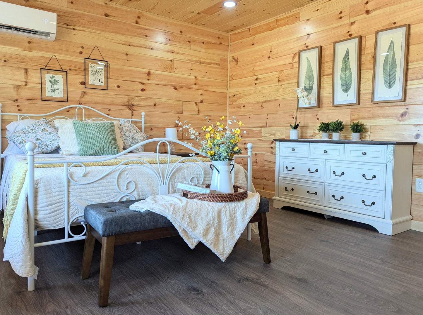 The Gatlinburg Lodge Cabin - ( IOWA PRICING )