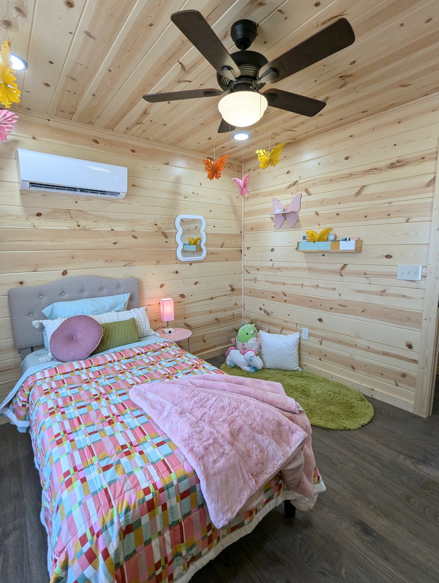 The Gatlinburg Lodge Cabin - ( ALASKA PRICING )