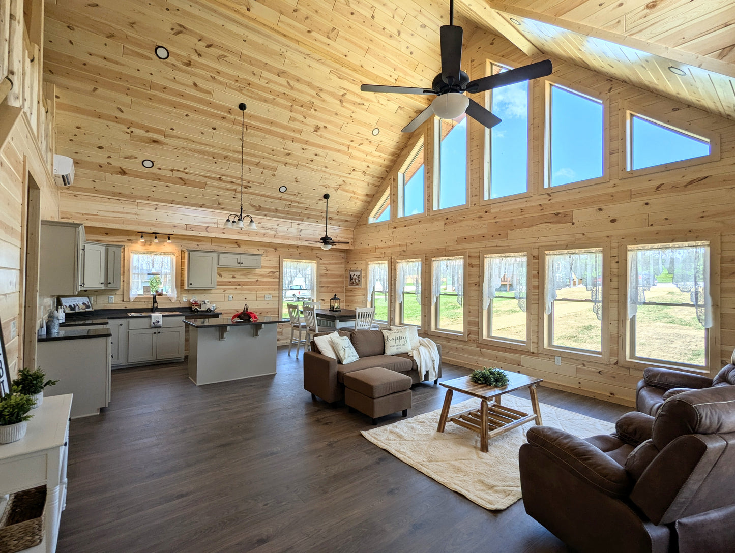 The Gatlinburg Lodge Cabin - ( LOUISIANA PRICING )