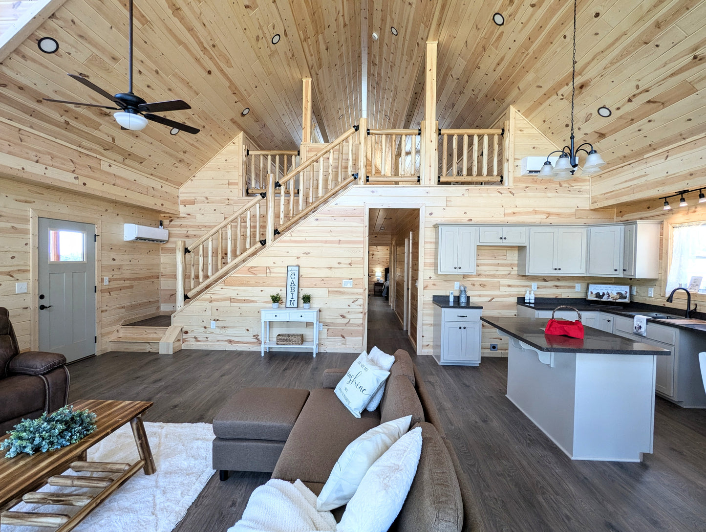 The Gatlinburg Lodge Cabin - ( ALASKA PRICING )