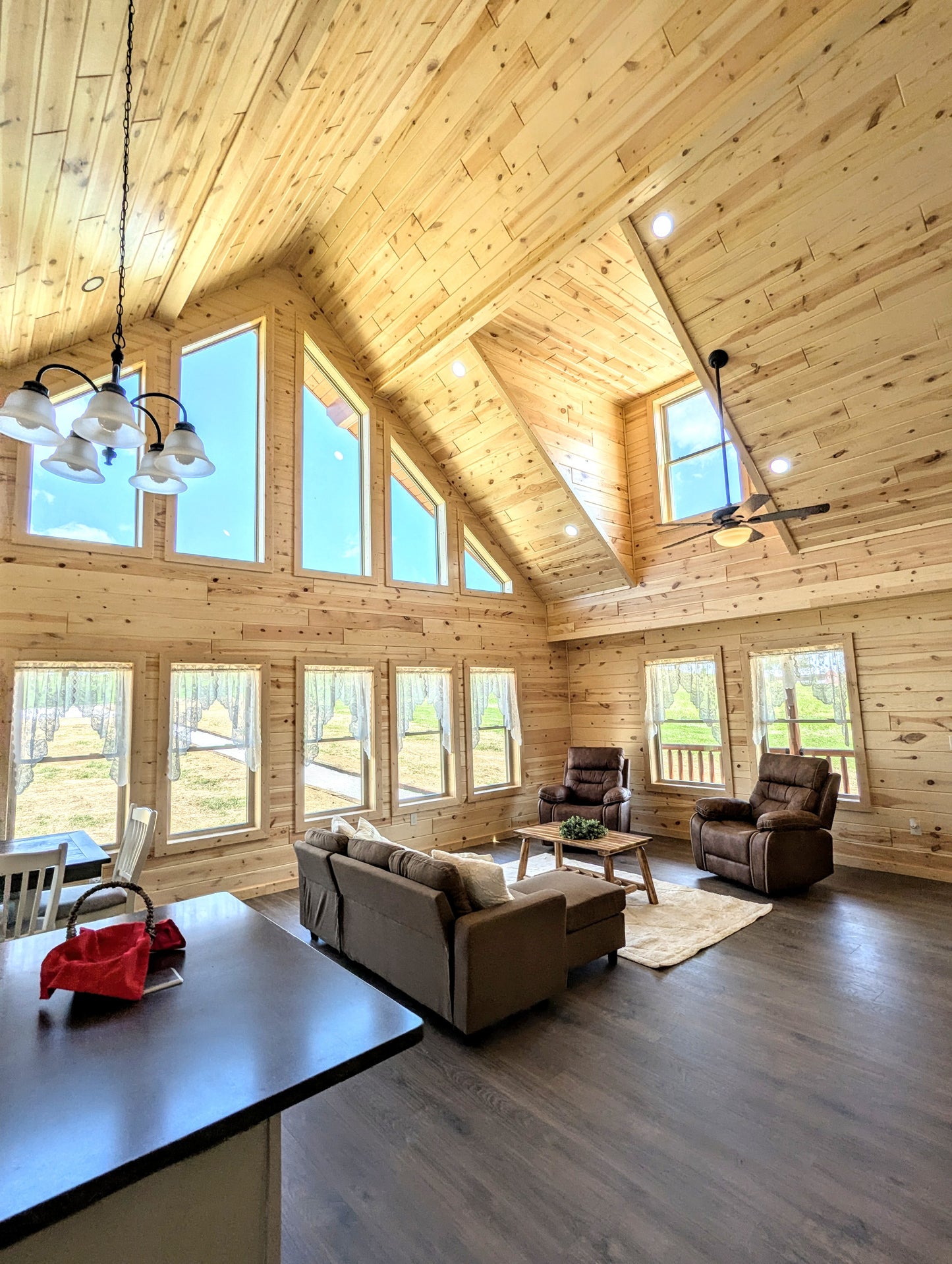 The Gatlinburg Lodge Cabin - ( MISSOURI PRICING )
