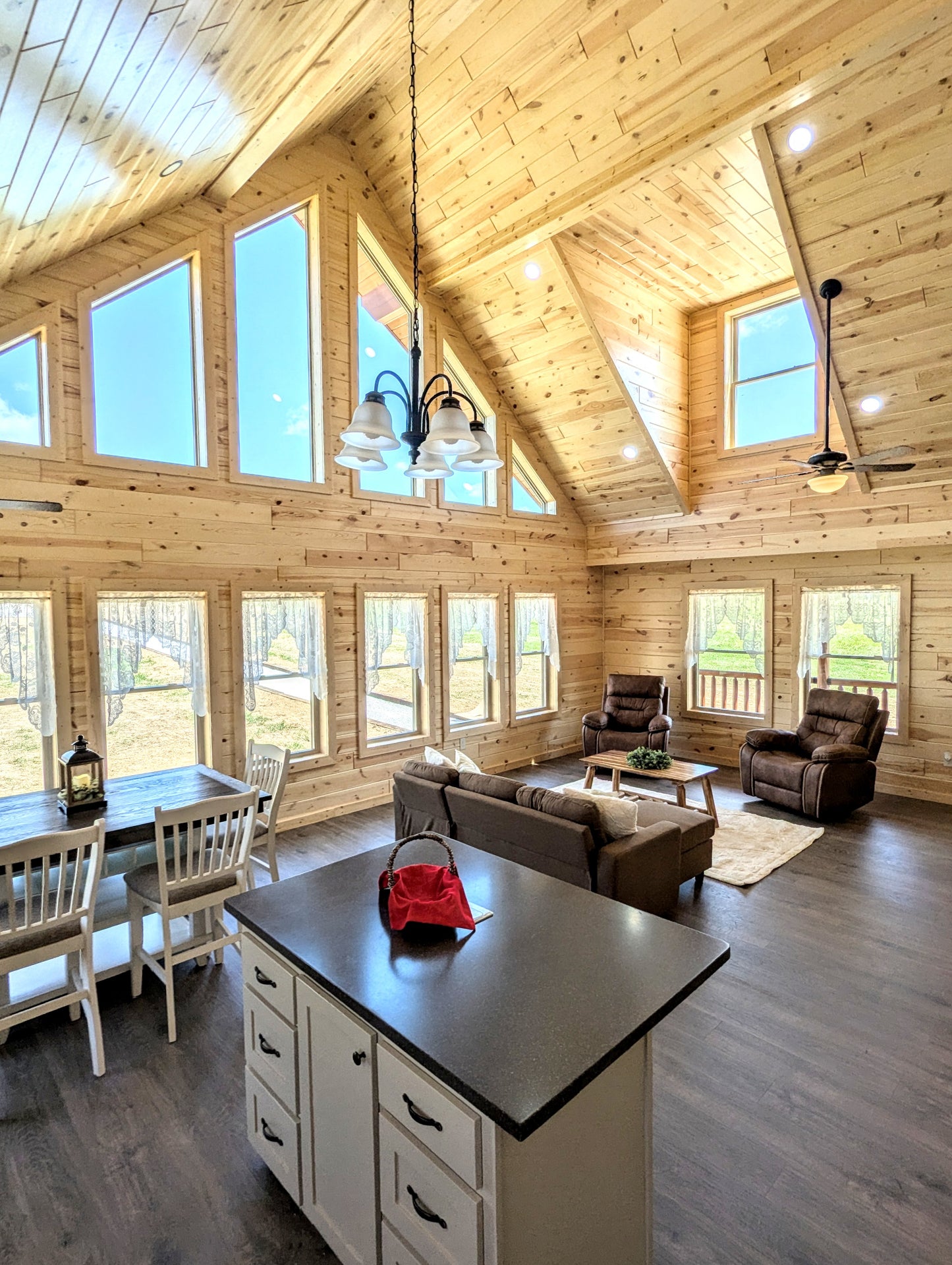 The Gatlinburg Lodge Cabin - ( NEW JERSEY PRICING )