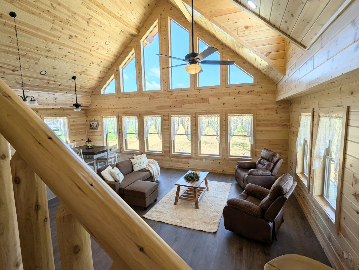 The Gatlinburg Lodge Cabin - ( IOWA PRICING )