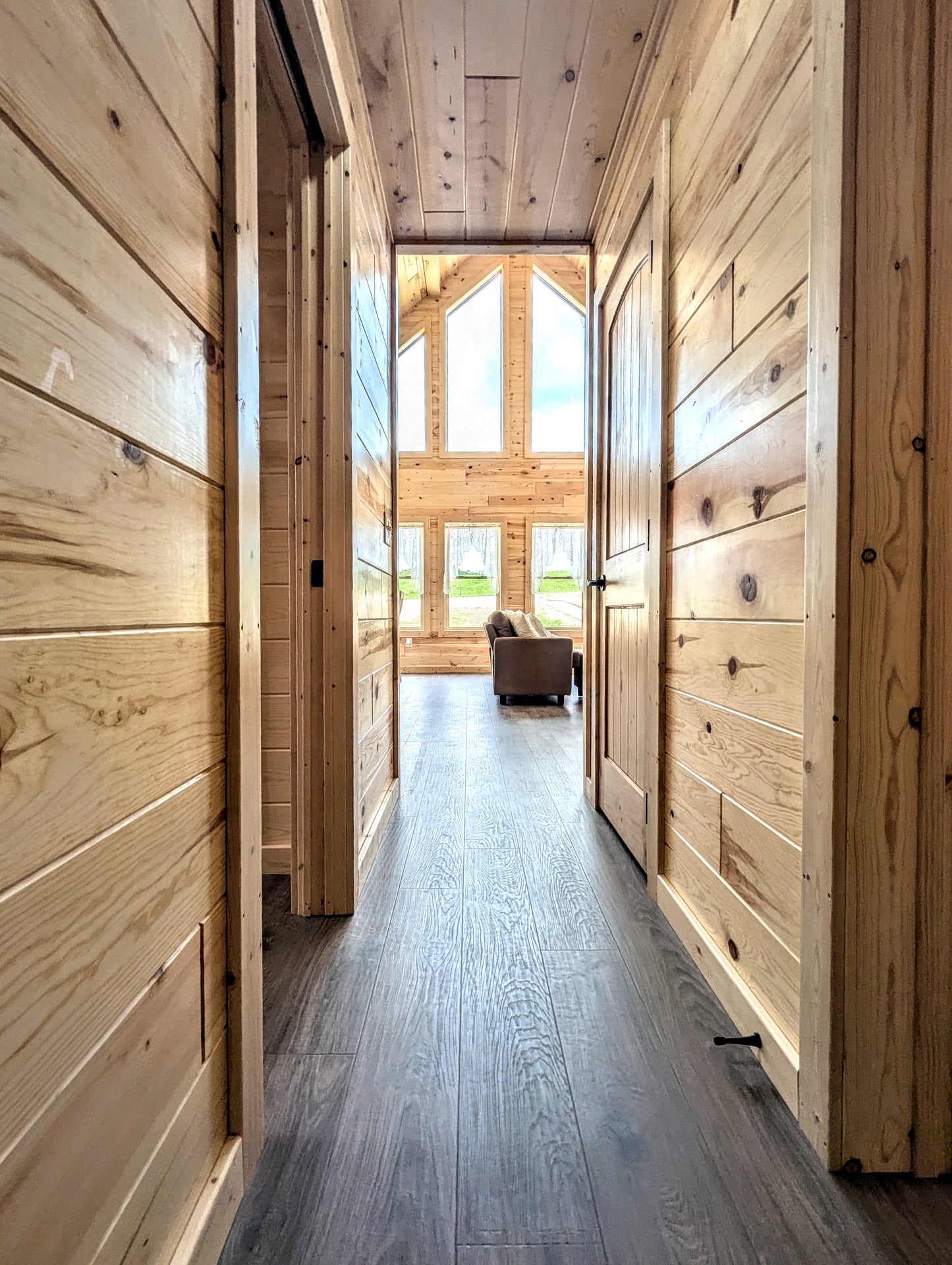 The Gatlinburg Lodge Cabin - ( WISCONSIN PRICING )