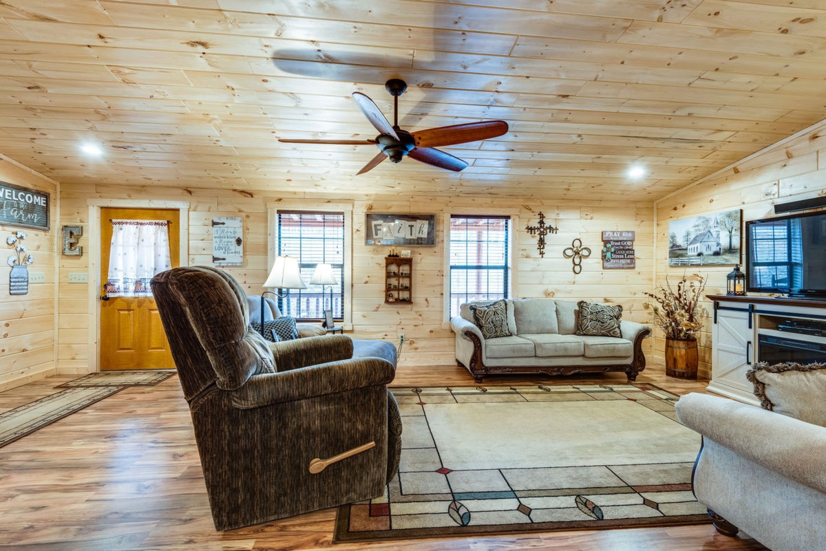 The BIGGER Family Homesteader Cabin (4 bed 2 bath)
